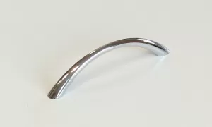 UO2. Úchyt 96mm chrom lesklý rowell
