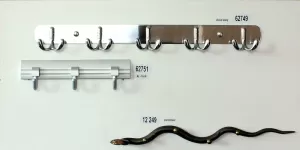 12249 - KOBRA věšák staromosaz