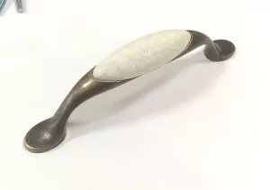 62144-úchytka 96mm staromosaz/porcelán/popraskaný