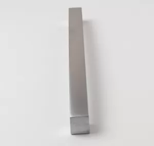 770138 - úchytka rozteč 256mm / Satén nikl