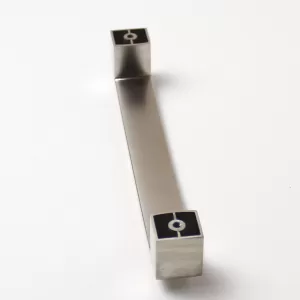 770144 - úchytka rozteč 160mm / Satén nikl