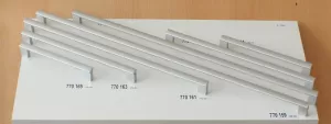 770159 - úchytka rozteč 608mm / hliník AL