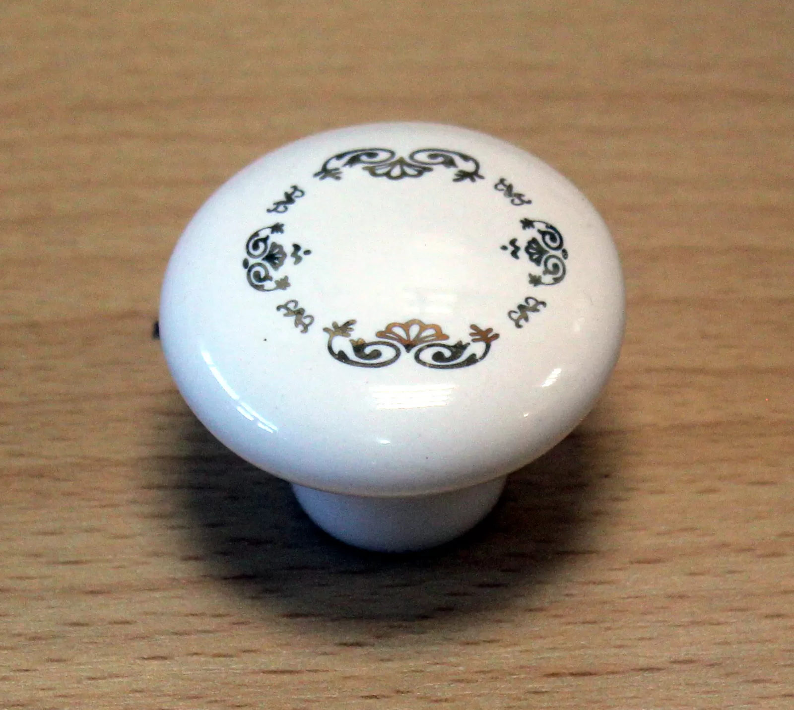 11090-knopka pr.38mm-porcelán/ zlatý ornament